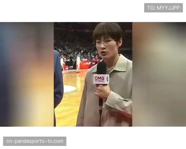 杨力维那生活储蓄卡都没她奖杯多，感觉她根本不是普通人吧？