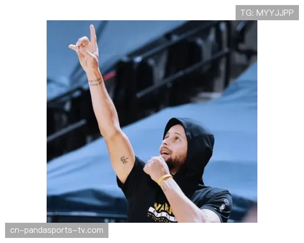 斯蒂芬·卡斯尔无球跑动提升防守效率明显优于队友